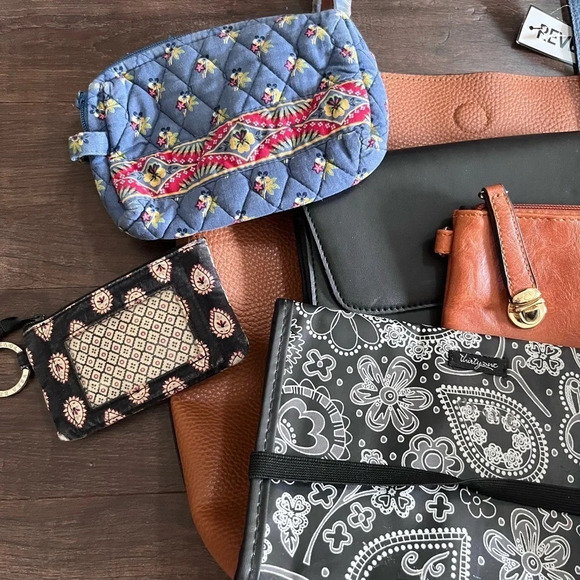 Bundle of accessories | purses wallets bags | mixed condition lot of bags - Picture 3 of 4